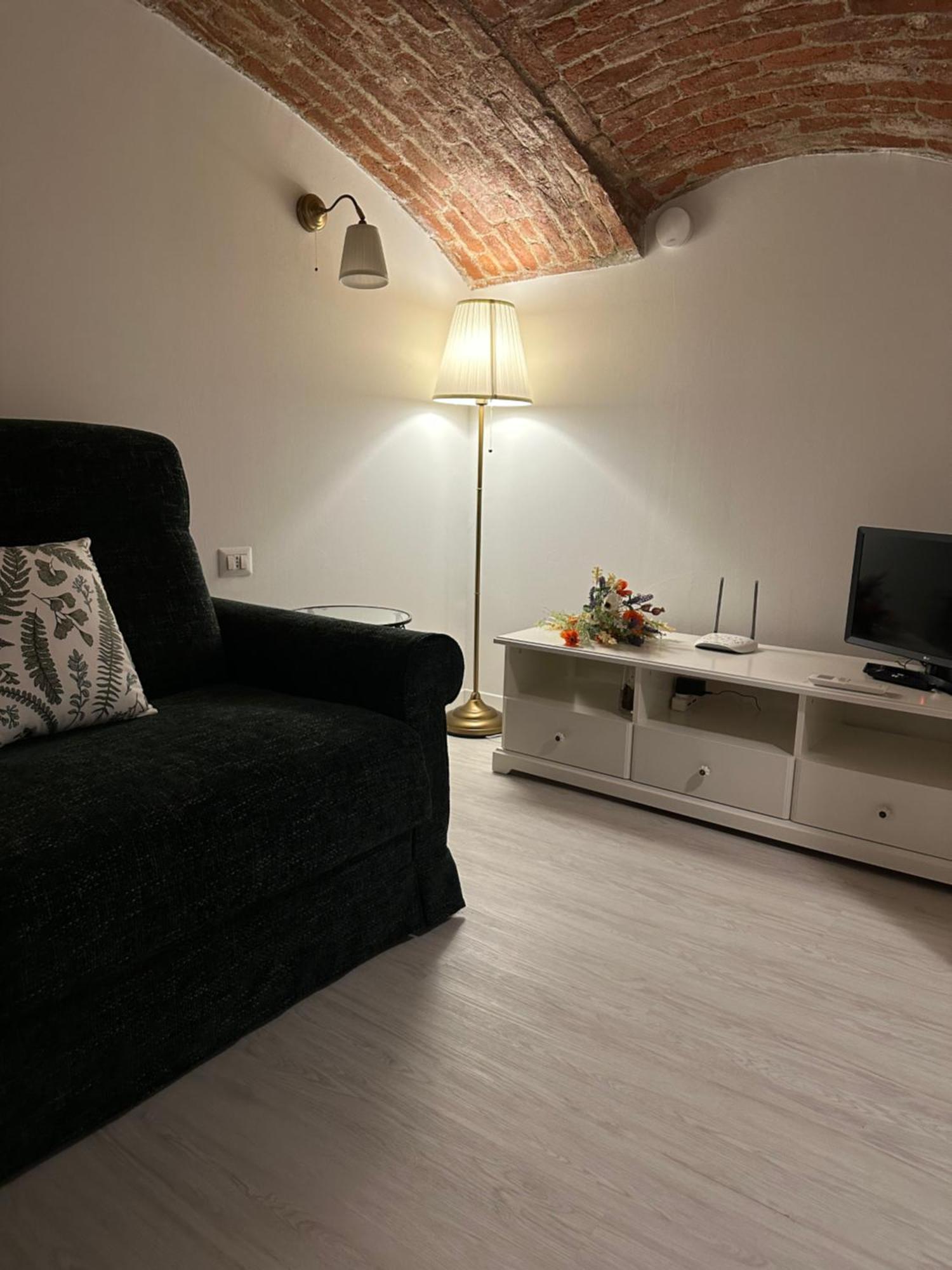 Flowers, A Cozy Suite In 밀라노 외부 사진