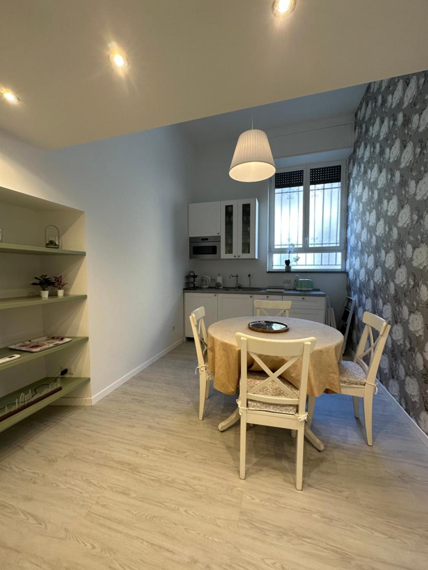 Flowers, A Cozy Suite In 밀라노 외부 사진